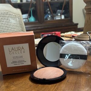 Laura Geller Baked Versatile Powdered Foundation with Puff in shade Deep